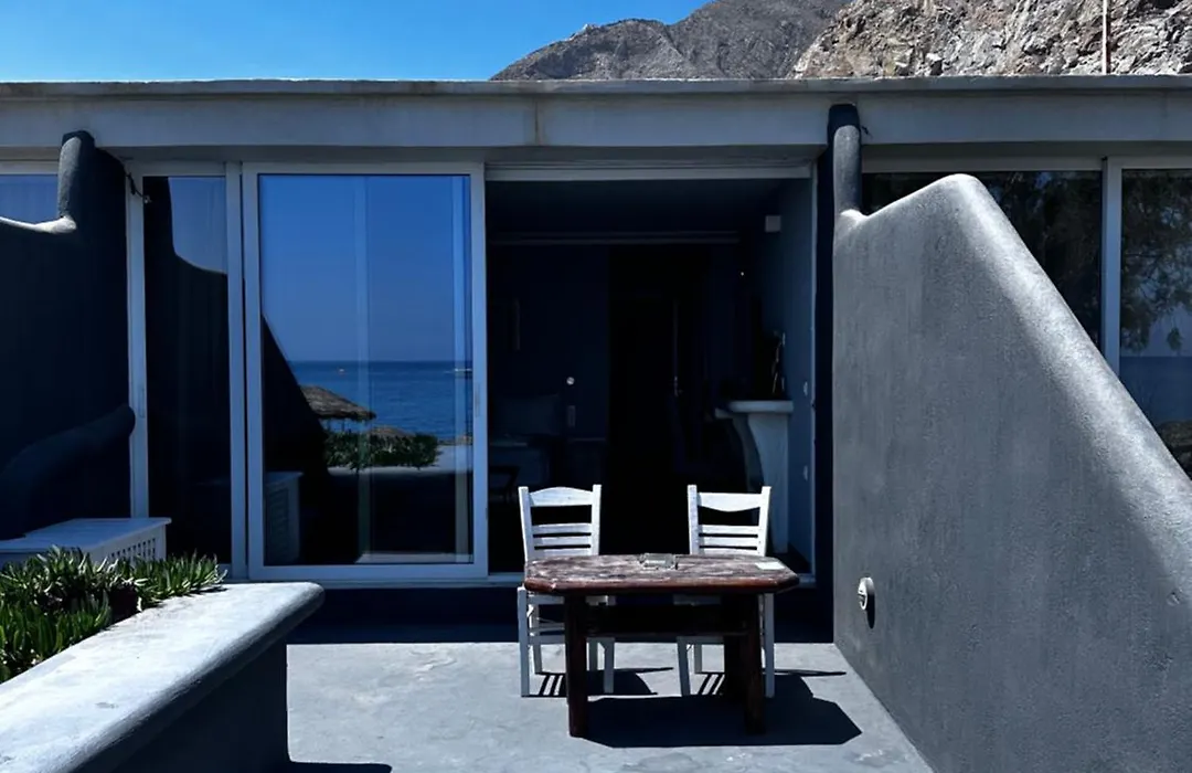 Demilmar Luxury Suites-1